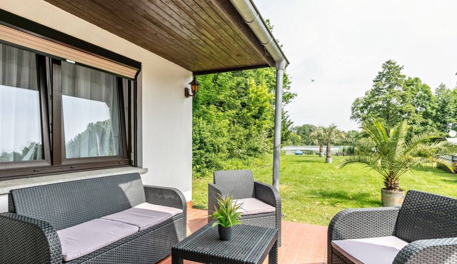 Holiday Home 'Haus Am See' with Private Terrace and Wi-Fi in Königs Wusterhausen