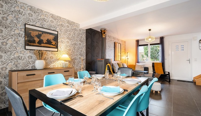 Holiday Home 'Ker Marjac' 3 Stars, Wheelchair Accessible, Hot Tub, Wood Stove, Private Garden & Wi-Fi in Dinard