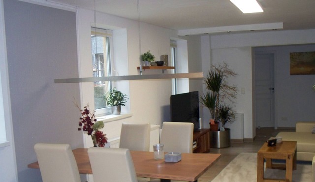 Idyllische Ferienwohnung in Bestlage in Berlin Frohnau mit Terasse und Garten in Berlin