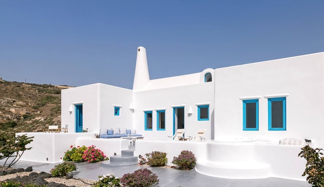 Illusion Villa - Exceptional Private Villa in Santorini