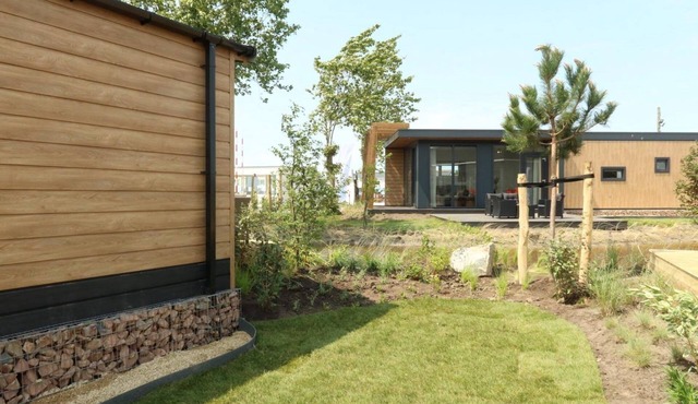 In the Duinrand Lodge for 4 persons, you can truly relax. This comfortable and tastefully furnished holiday home guarantees pure holiday enjoyment. in De Haan