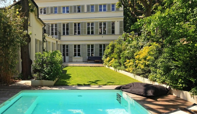 Jardins du Panthéon is an exceptional 350sqm mansion with garden and heated pool in Paris