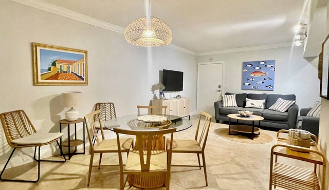 Key Biscayne Condo, 3 minute walk to the beach in Key Biscayne