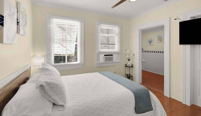 Knowles House/Free onsite parking/Close to Duval in Key West
