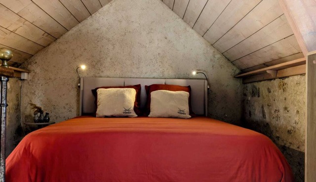 La Source, a charming duplex on the banks of the Aunette river in Senlis