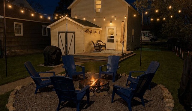 Lake Superior Stay - Fire Pit Patio - Pet Friendly in Ashland