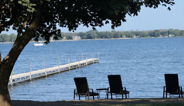 Lakefront Home with a Cozy Cabin Feel – Private Beach&Dock, Lake Views, 2BR,1BA in Cold Spring