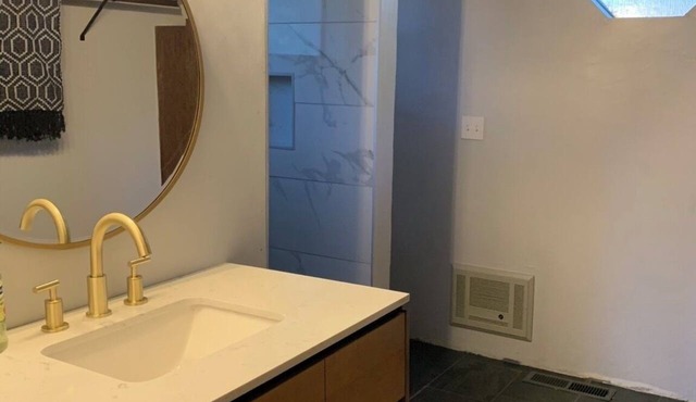 Large 3-bedroom + plus office South Lake Tahoe quiet home surrounded by nature in South Lake Tahoe