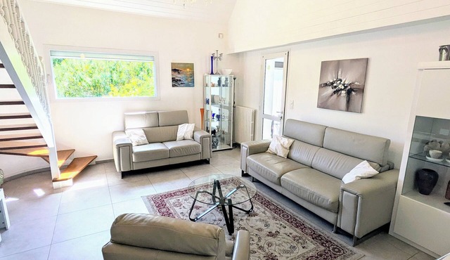 LARGE COSY HOUSE 14 persons OPEN SPACES GARDEN PARKINGS BEACH in Vannes