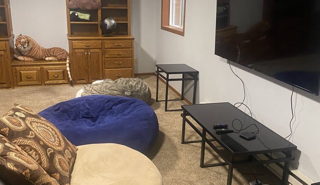Large pet friendly, kid friendly house! 35 minutes from US Bank Stadium etc. in Otsego