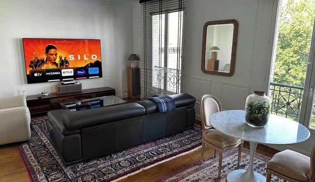Luxury apartment between Montmartre-Gare du Nord in Paris