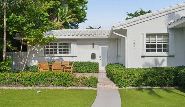 Luxury Island Villa Isla~ New & Remodeled Paradise in North Bay Village