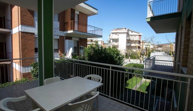 M027 - Marcelli, three-room apartment with terrace 150 meters from the sea in Marcelli