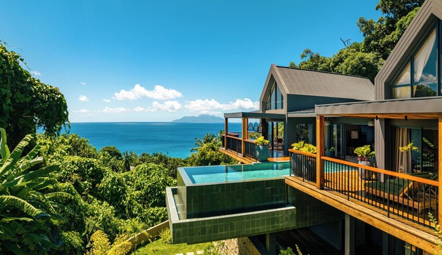 Maison Gaia Seychelles: staffed 5BR villa, infinity pool, ocean & sunset view in Glacis