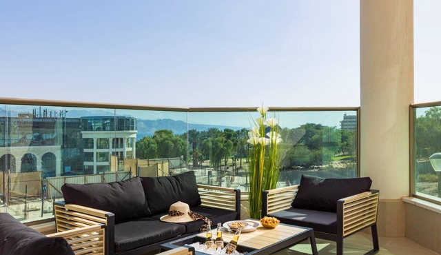 Mamad Bright Eilat escape with balcony and pool in Eilat