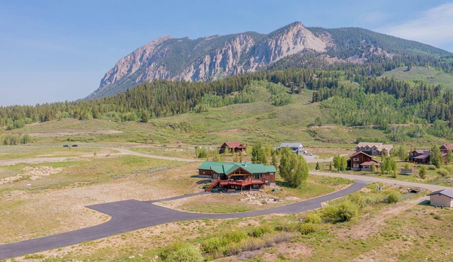 Mesmerizing Vistas- Limitless Summer and Winter Outdoor Activities in Crested Butte