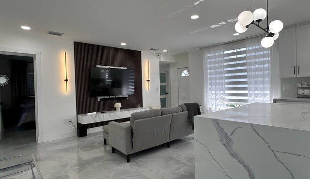 Miami Luxury Calm Haven 15min To City in Miami