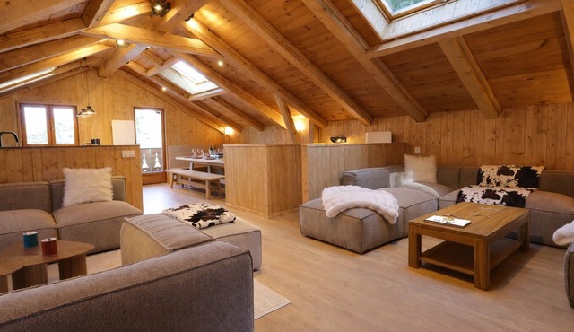 Modern chalet in Courchevel La Tania with sauna and parking in La Tania