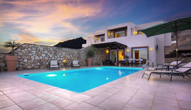 Modern Luxury Villa With Private Pool And Stunning Sea Views in Lindos