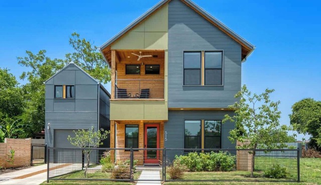 Modern Upscale Home in the Heart of Lavaca in San Antonio