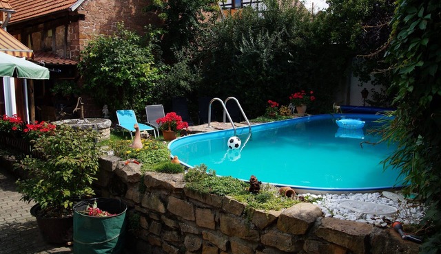 NEW since January 2015: Apartment with a sunny courtyard, garden and pool in Neustadt an der Weinstraße