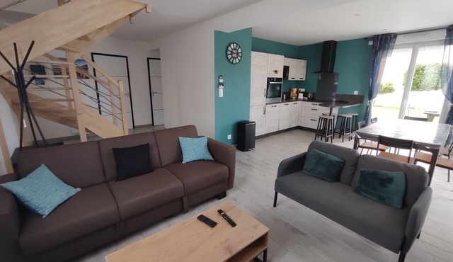 New house with seaside garden in Saint-Pol-de-Léon