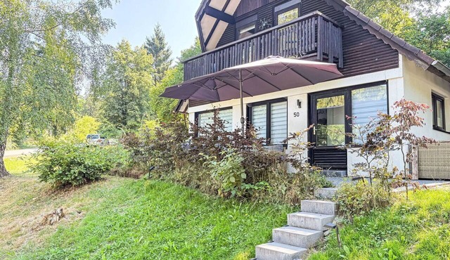 Nice apartment in villa for 3 people with WIFI, TV, pets allowed and panoramic view in Korbach