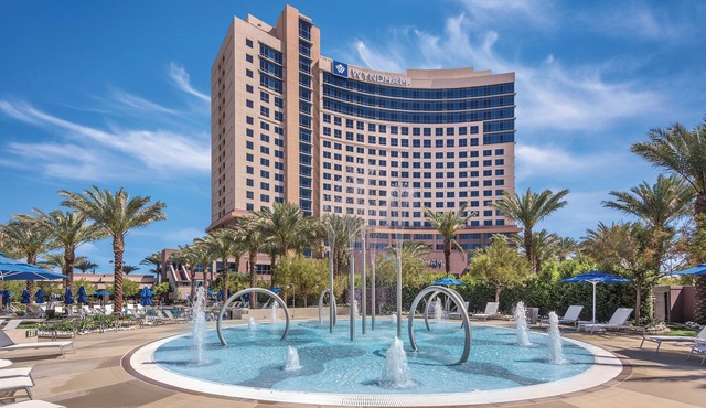 OFFICIAL LISTING | Wyndham - Desert Blue 1 Bed Near Strip w/Pools & More! in Las Vegas