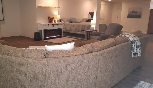 Open- Concept Design Studio- great getaway with so much room to spread out in Sarver