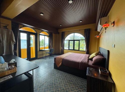 Phoenix Room in Pathio
