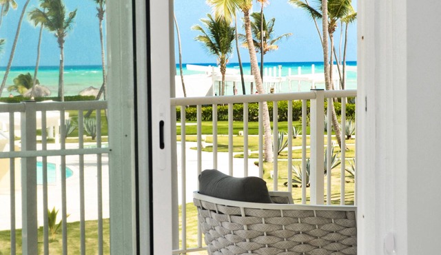 Playa Turquesa L-202 Premier Beachfront Oceanview/100mbps wifi in Bavaro