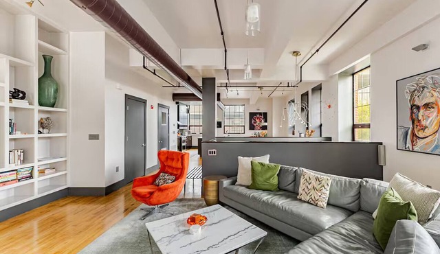 PVDLoft ︙ Curated Design ︙ Prime Walkable Locale ︙ Near Brown & RISD in Providence