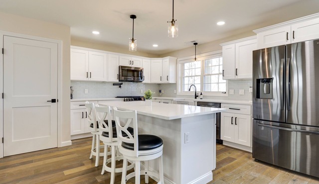 Renovated Family Home on Providence River! in Riverside