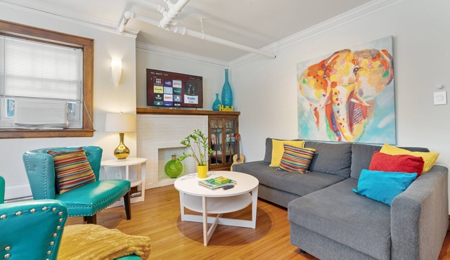 Retro Apartment in Andersonville in Chicago
