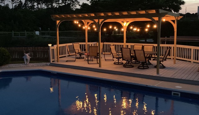Riverfront House, Dock, Hot Tub, Salt Pool, near beach, Free WiFi in Virginia Beach