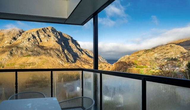 Riverview Penthouse - Apartment 19 in Queenstown