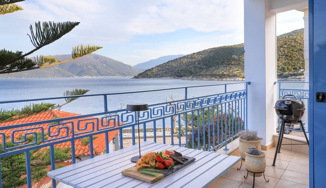 rodakino - Seafront Apartment in Agia Effimia