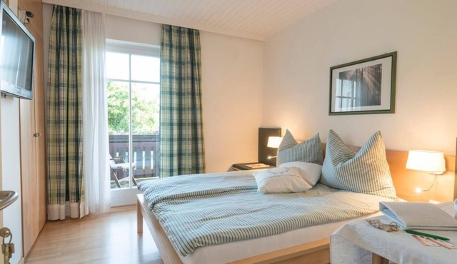 Room 3 | Grünes Herzerl (1-2 nights) - Kleinhofers Himbeernest in Baierdorf-Dorf