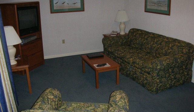 Sea Mist Cape Cod Timeshare, 1 Bedroom Full Bath Sleep 4, close to everything! in Mashpee