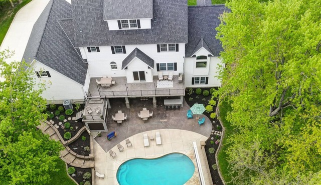 Secluded Lake Front House with Pool - in Celina