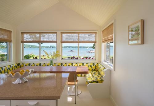 Silver Sands Motel & Beach Bungalows in Greenport