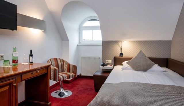 Single room - cancelable free of charge - breakfast - IMLAUER Palais Mirabell in Salzburg