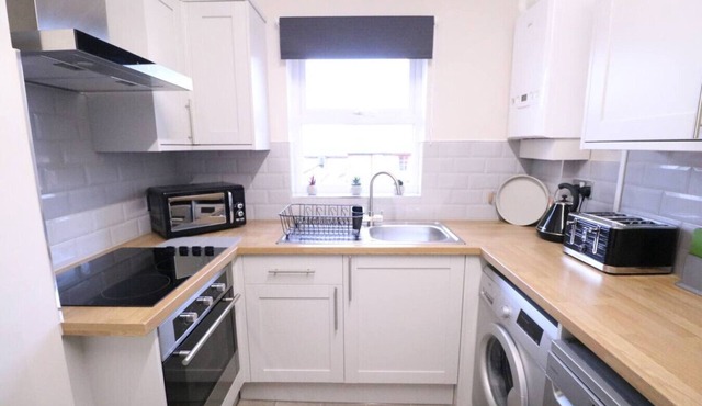 Sleeps6 Spacious 1bed flat central Free Gym Access in Grantham