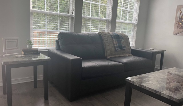 Spacious 5-bedroom house with AC, WiFi in charming Crestview in Crestview