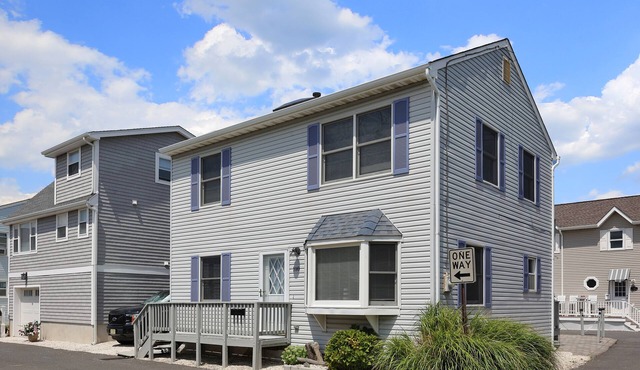 Spacious Beach House located 1 Block from the Beach in Lavallette