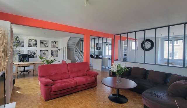 Spacious, elegant townhouse a stone's throw from the historic center in Quimper