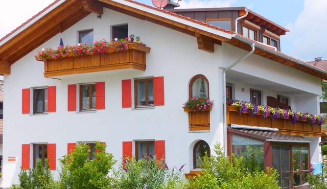 Spacious, inviting apartment near Füssen close Neuschwanstein castle in Hopferau