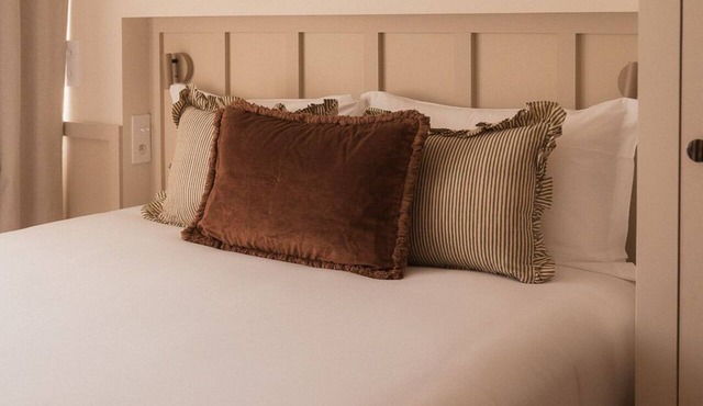 Studio-Standard-Terrace-Ensuite with Shower in Rennes