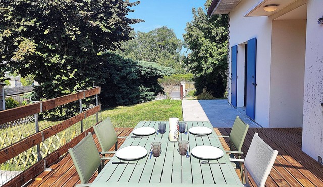 The "Accotinaée" Villa - Landing Beach - Enclosed and Secure Garden - Sleeps 8 in Colleville-Montgomery