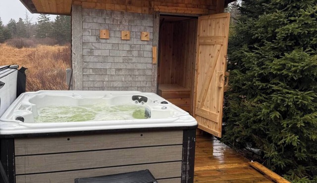 The Gallery/Spa House in picturesque Oceanside community in Portuguese Cove